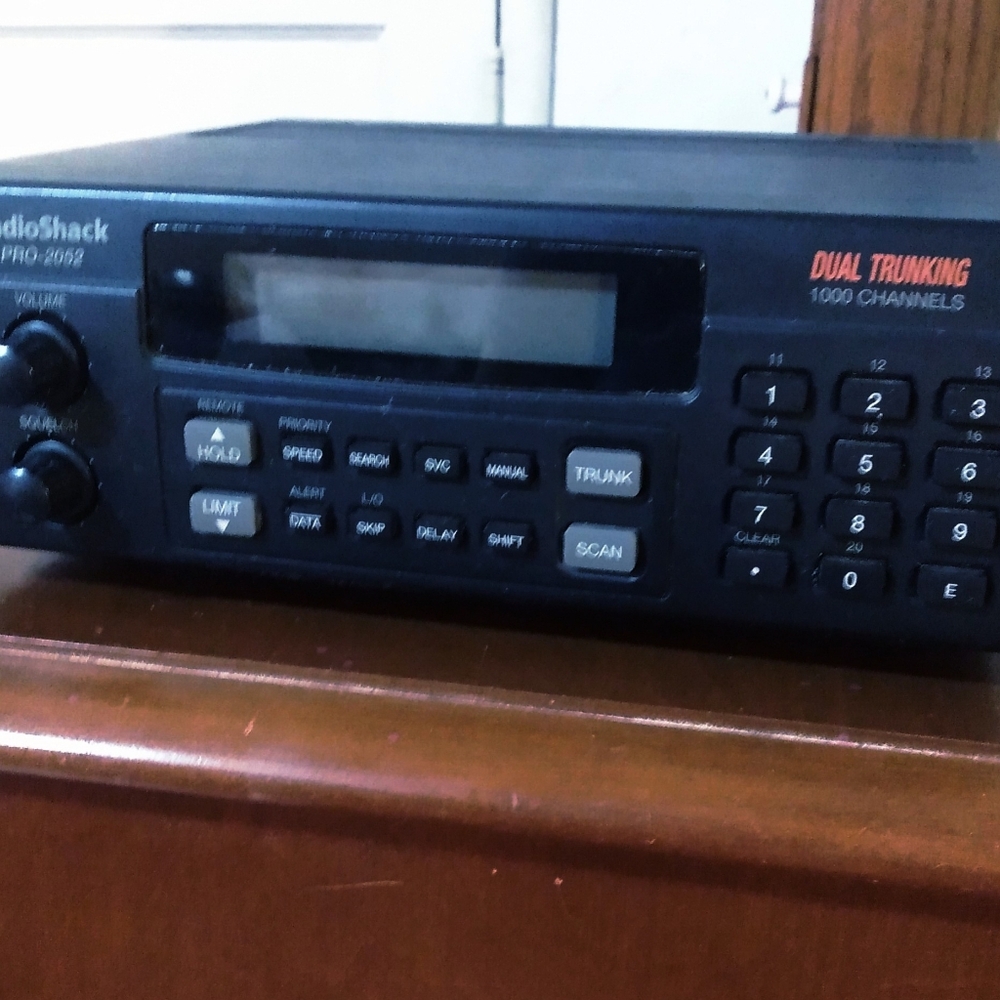 RadioShack PRO-2052, 1000Channel Dual-Trunking Home SCANNER🚔🚑
